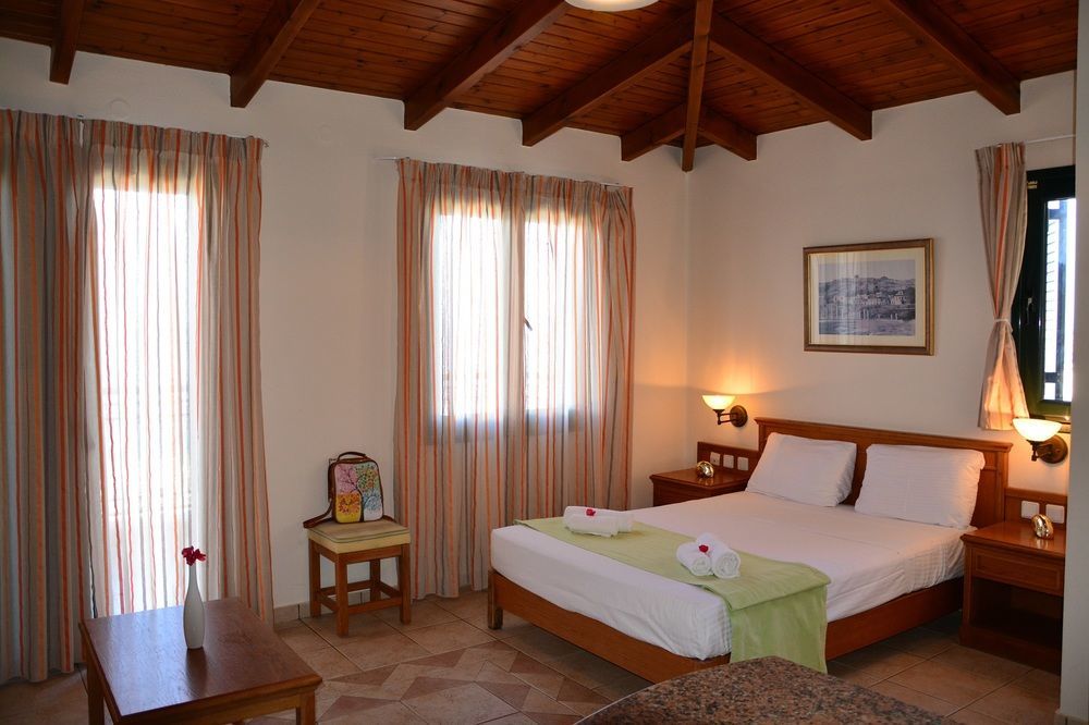 Castello Village Resort Sissi Exterior foto